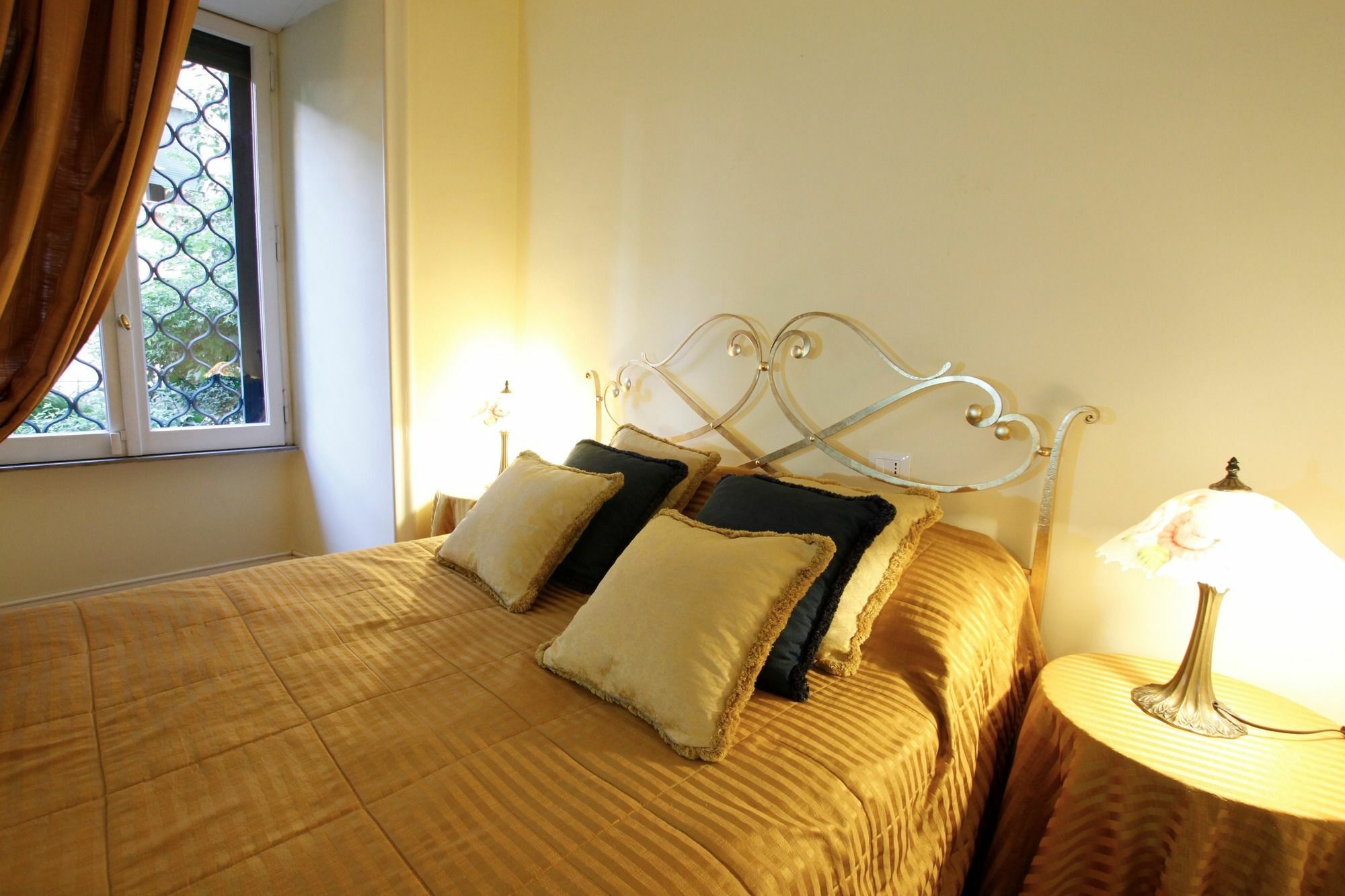 Sleep In Italy - Spanishsteps Apartments Рим Екстер'єр фото